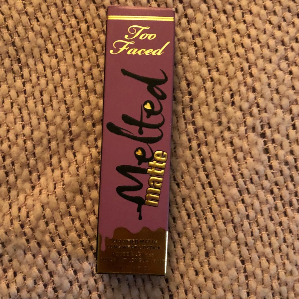 Too faced Matte Lipstick